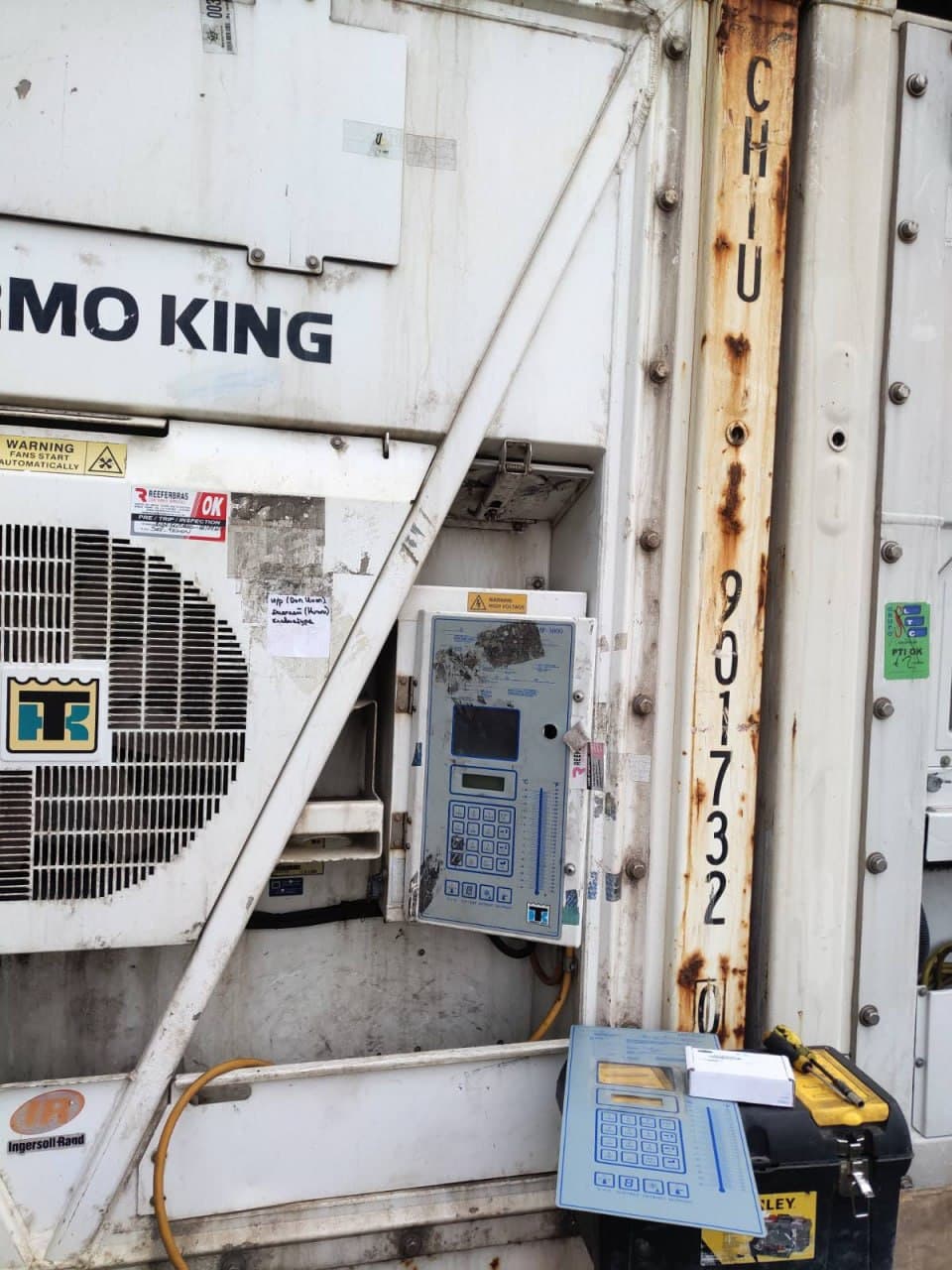 Рефрижераторна установка Thermo King — заміна панелі керування на місці