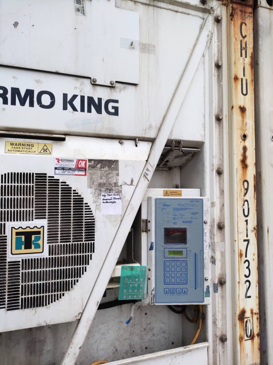 Установка Thermo King на рефконтейнері після ремонту панелі керування